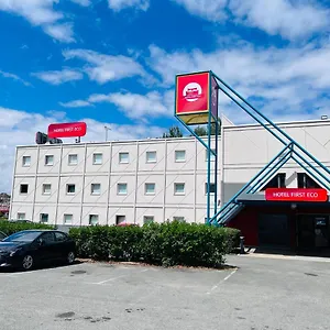 First Eco Villemoisson Centre Commercial Carrefour Hotel